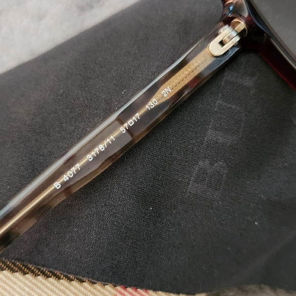 Burberry Oversized Sunglasses in Oxblood/Check - Picture 4 of 8